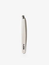 Tweezers